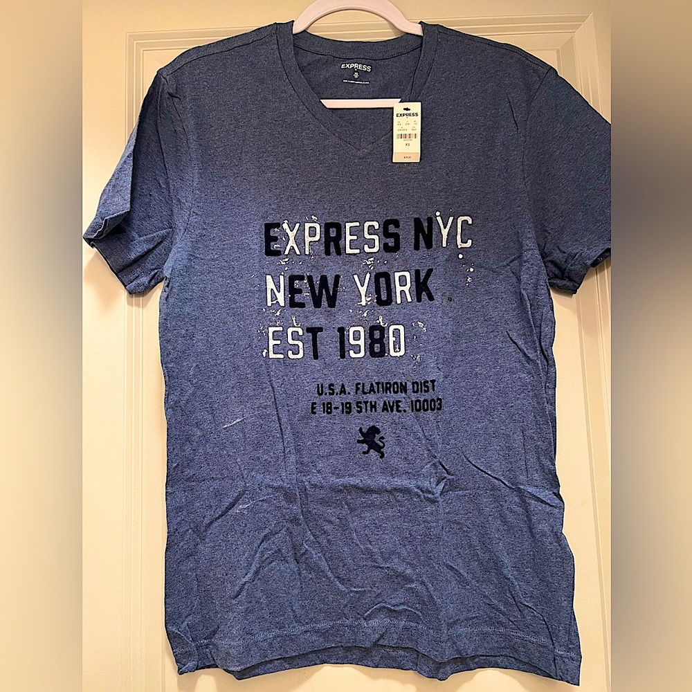 Express graphic tee